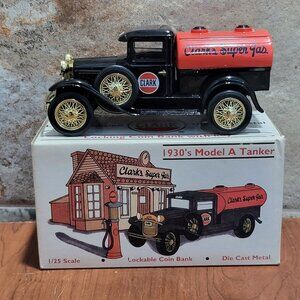 Ford 1930s Model A Tanker Clarks Super Gas Lockable Metal Vehicle Coin Bank 1:25